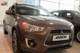 <span class="text-uppercase">MITSUBISHI ASX</span><br/><span><small class="text-uppercase">Invite</small> <small>suv</small></span>
